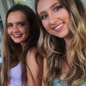 Meet your Posher, Elise